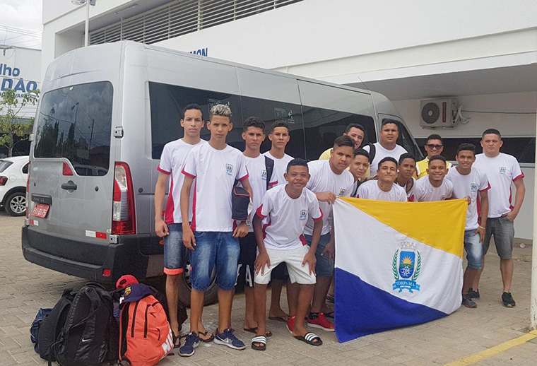 Equipe no embarque para cidade de Codó