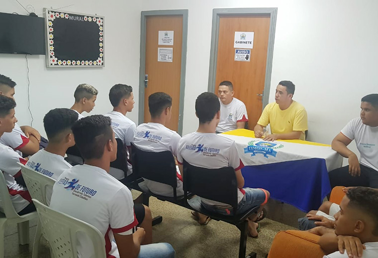 Secretário de esportes, Lucélio Mendes, incentiva atletas