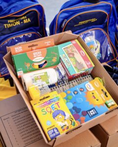 Prefeitura de Timon inicia segundo semestre letivo com entrega de kits escolares completos e fardamento para alunos da rede municipal
