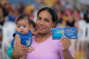 Prefeitura de Timon entrega cartões do programa Maranhão Livre da Fome